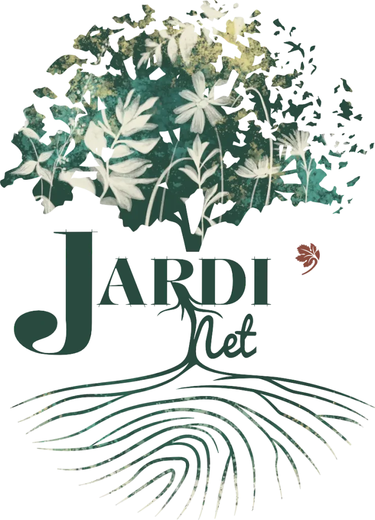 Jardi'net se déplace à domicile pour l'entretien de jardin en charente. Tonte de pelouse, taille de haie et arbustre, élégage